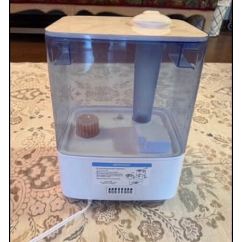 Levoit Humidifier - Picture 2 of 5